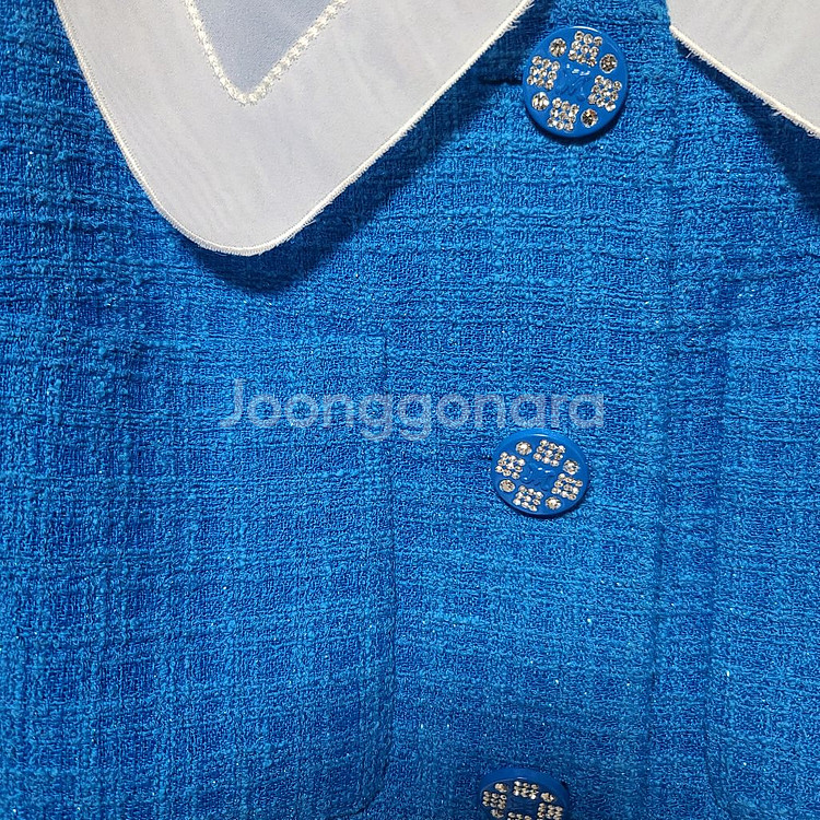 모조에스핀 주얼리버튼 자켓형 블라우스--13