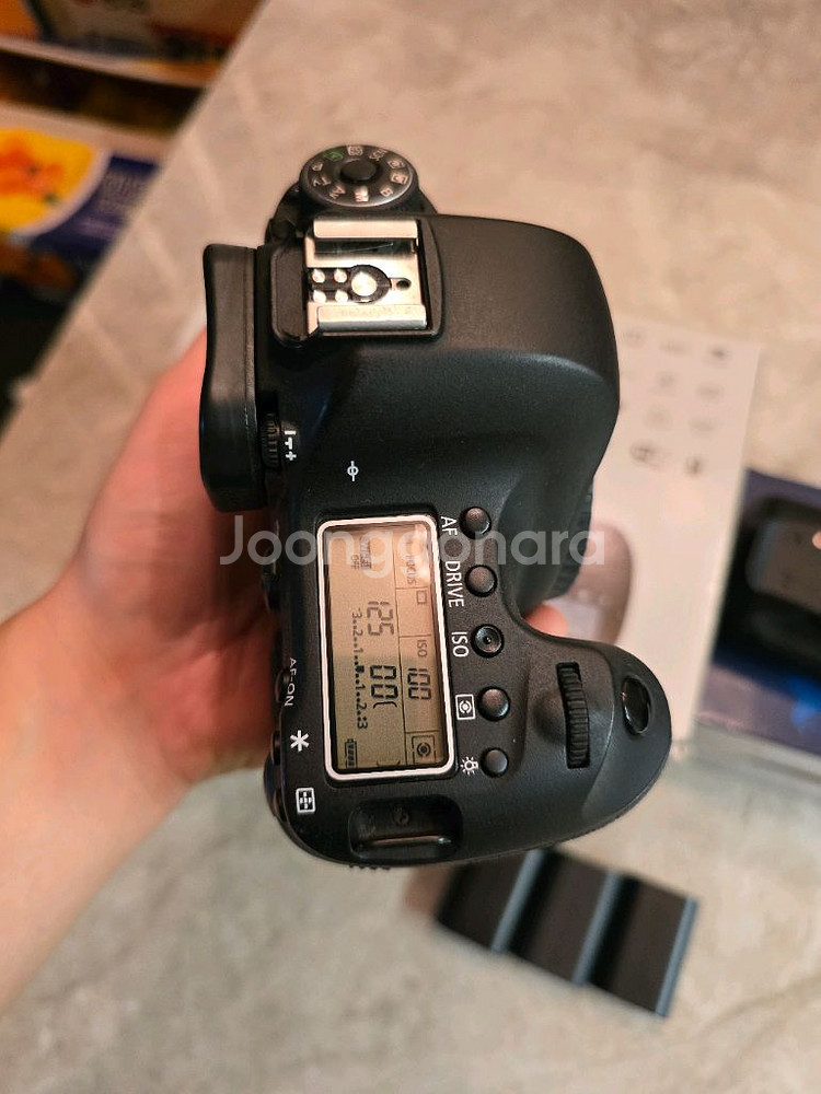 캐논 EOS 6D + 세로그립 배터리4개 포함--5