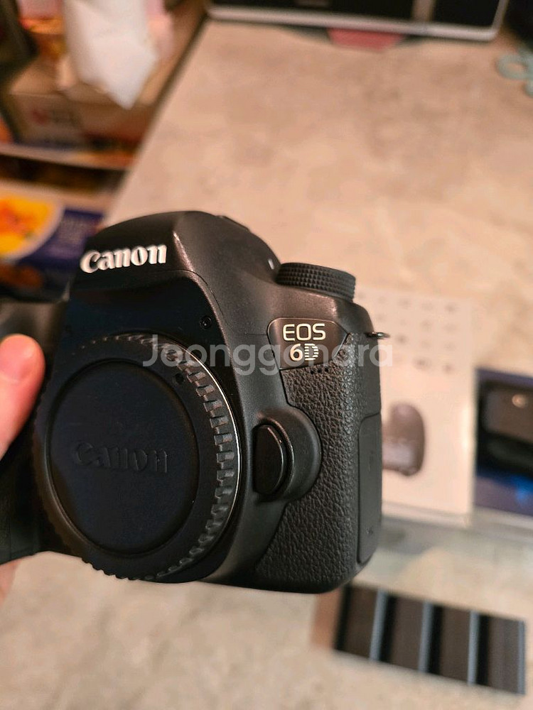 캐논 EOS 6D + 세로그립 배터리4개 포함--1