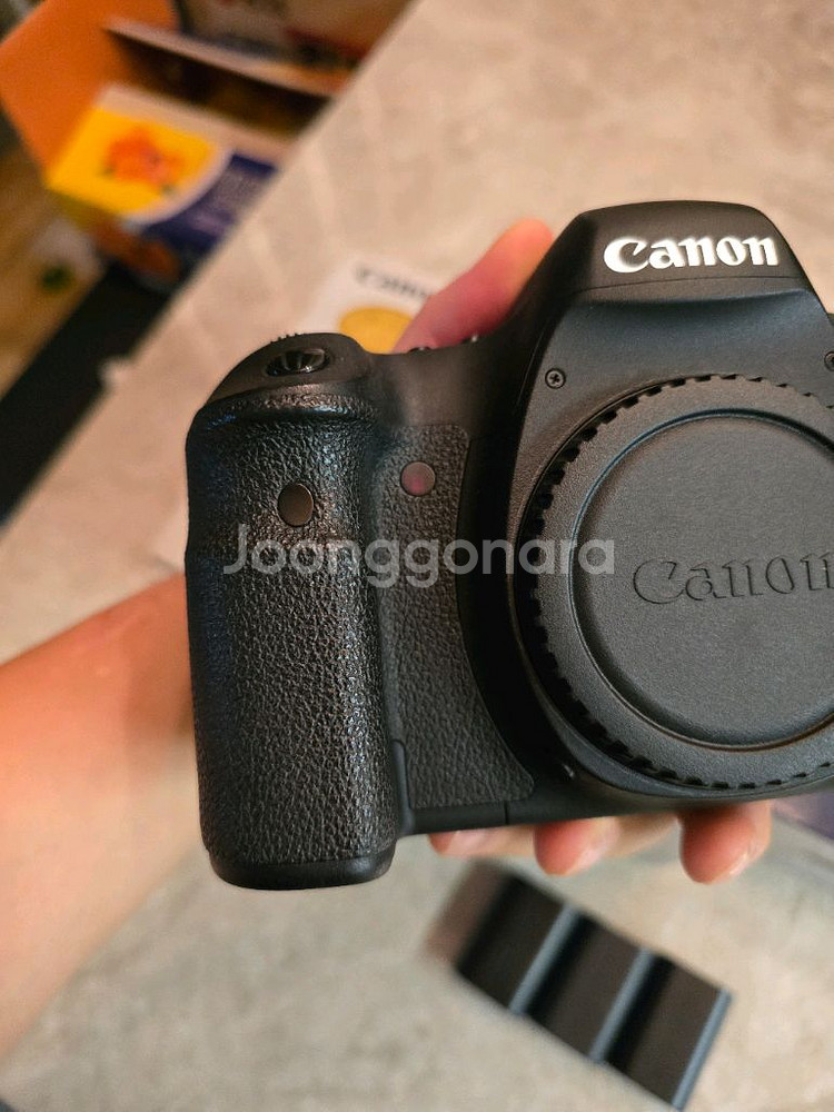 캐논 EOS 6D + 세로그립 배터리4개 포함--6