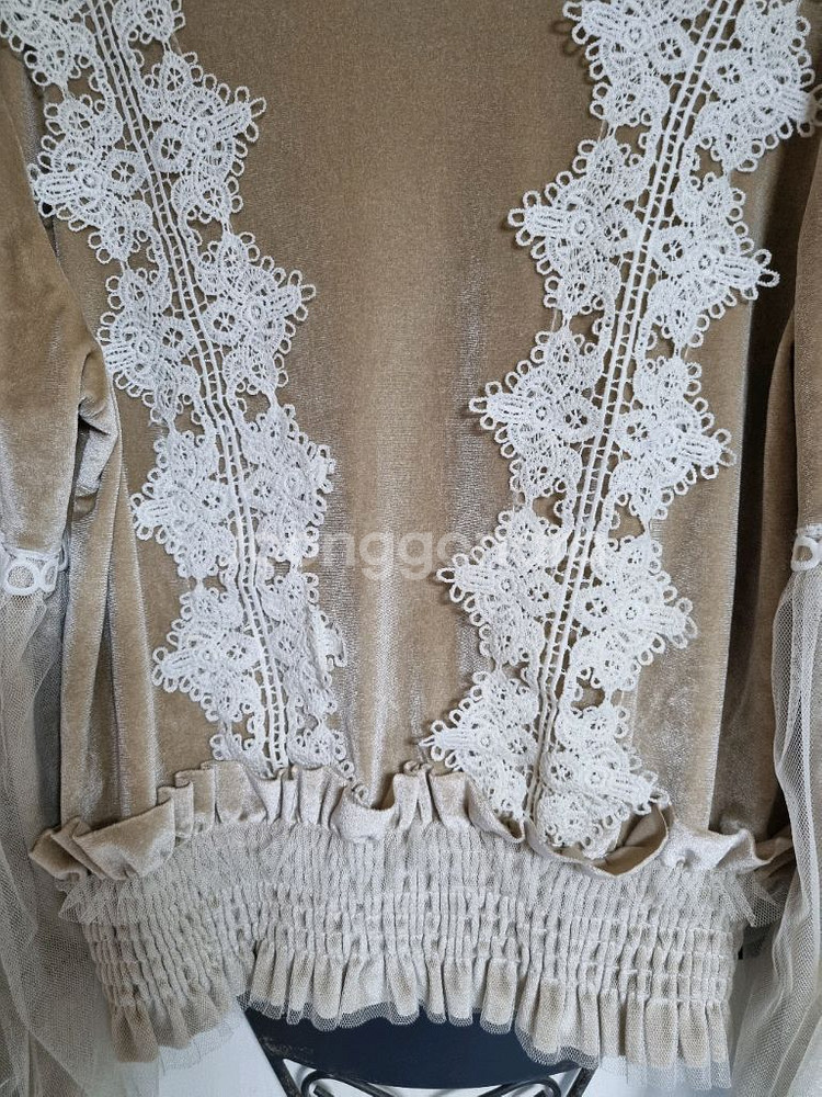 벨벳 레이스 소매 벌룬핏 브라우스--2