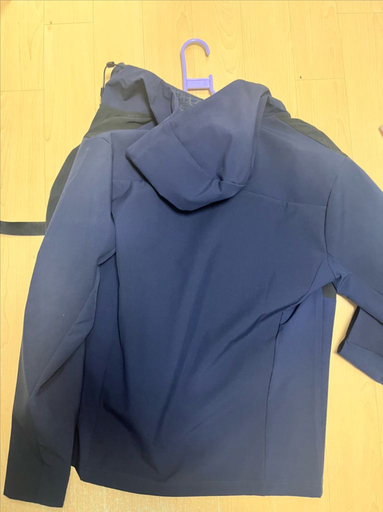 리복 네이비/블랙 바람막이 자켓--1