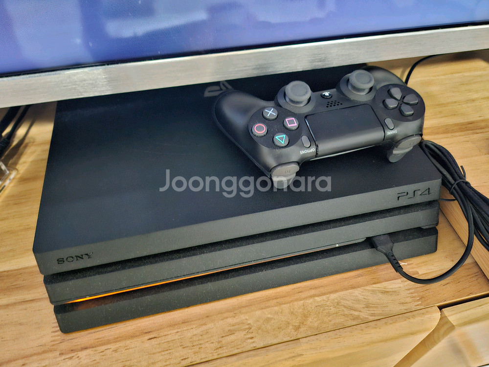 PS4 pro(플스4프로) + 타이틀5개--0