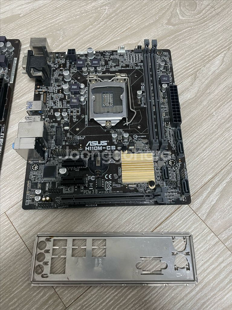 ASRock B85M Pro4/ASUS H110M-CS--1