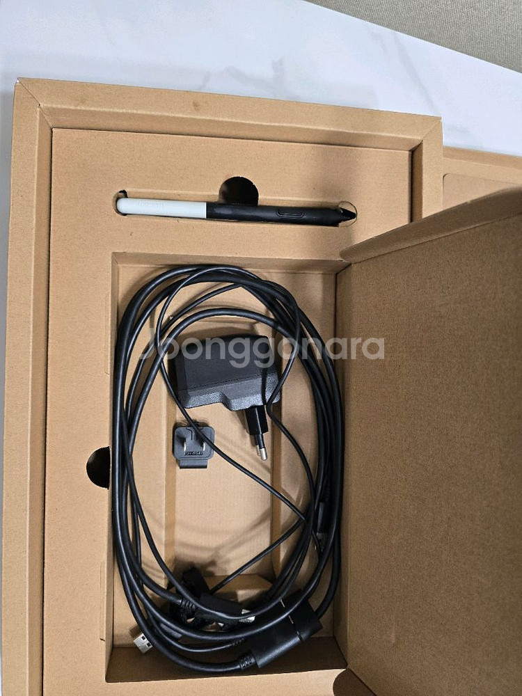 와콤원 액정 타블렛 dtc-133 A급 풀박스--6