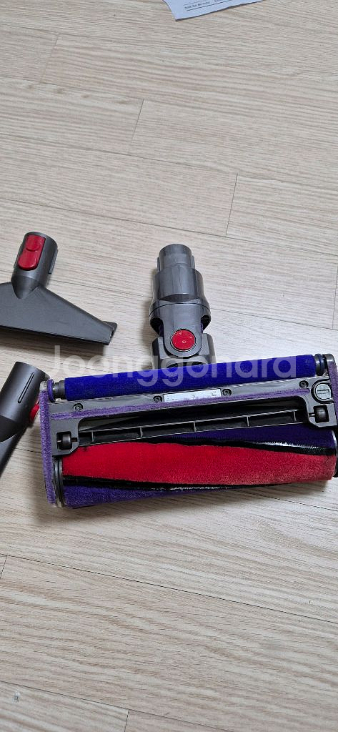 다이슨 v8 본체. 소프트해드.충전기--6