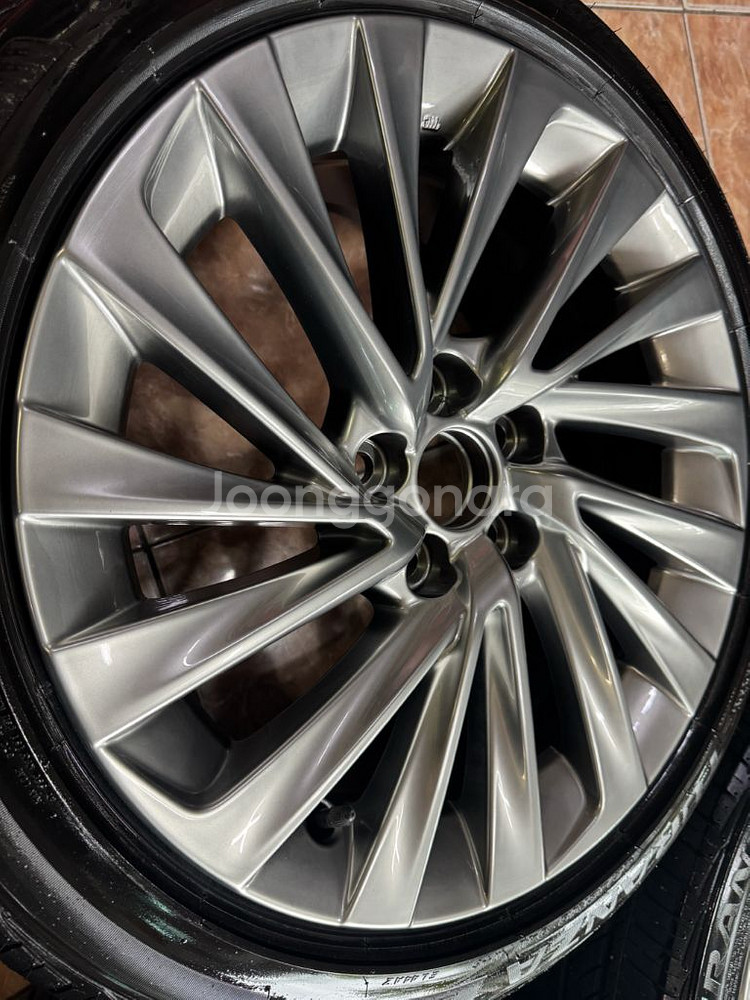 렉서스ES 300h 18인치 휠타이어 팝니다--6