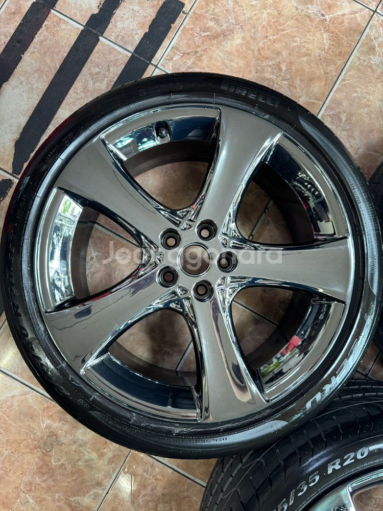 제네시스G80 20인치 블랙크롬 휠타이어 팝니다--4