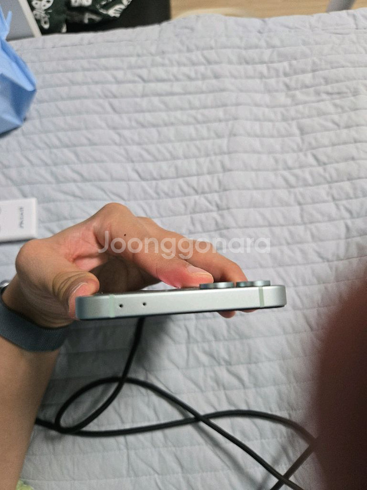걀럭시 z플립6 256gb 올갈이 새제품급 판매--2