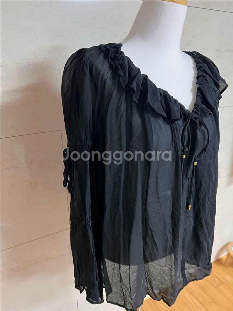 클럽모나코 실크 블라우스--1