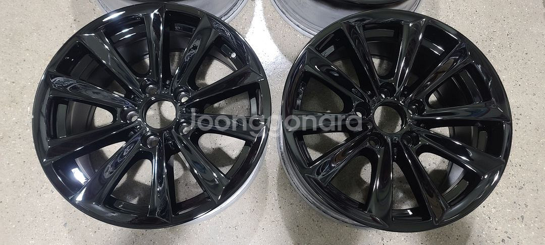 BMW F10 520D 유광블랙 17인치 순정휠 판매--2