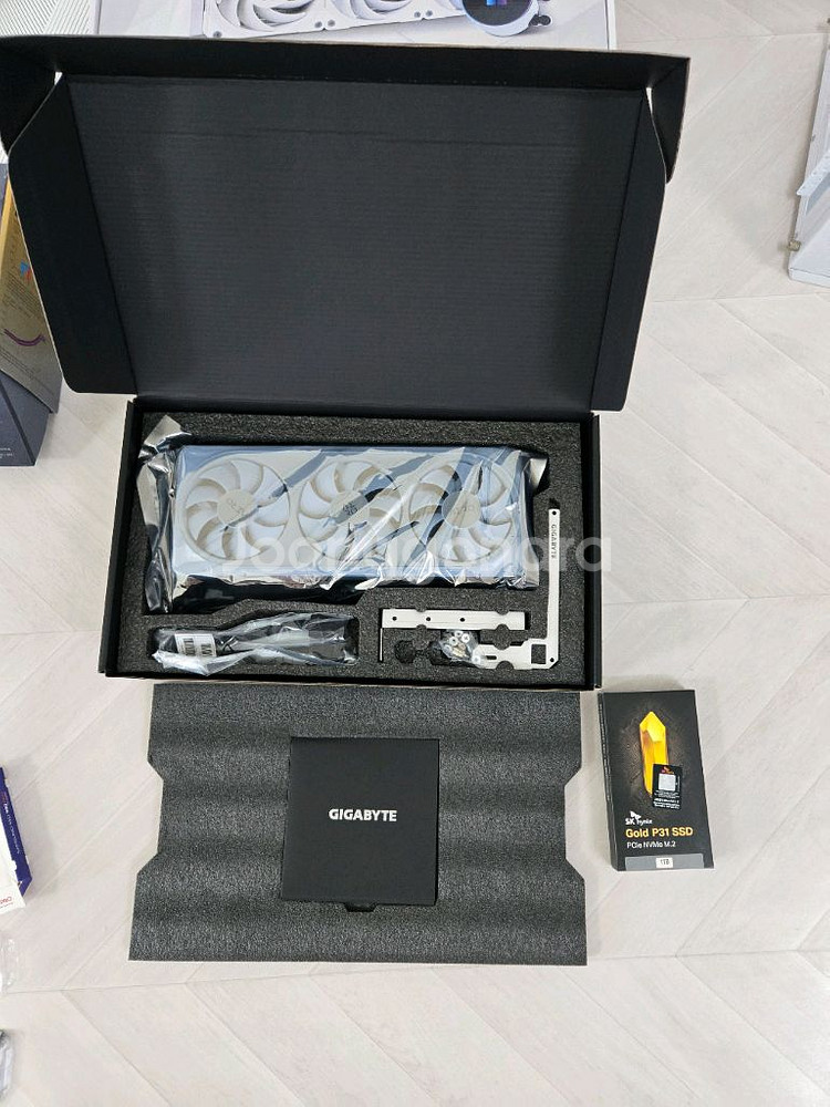 본체 13900k, 4070ti super aero,--1