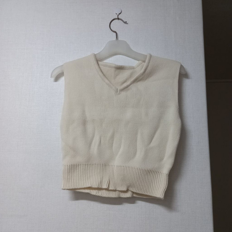 (새상품) 5만원대 니트 가디건 + 니트 나시 세트--5