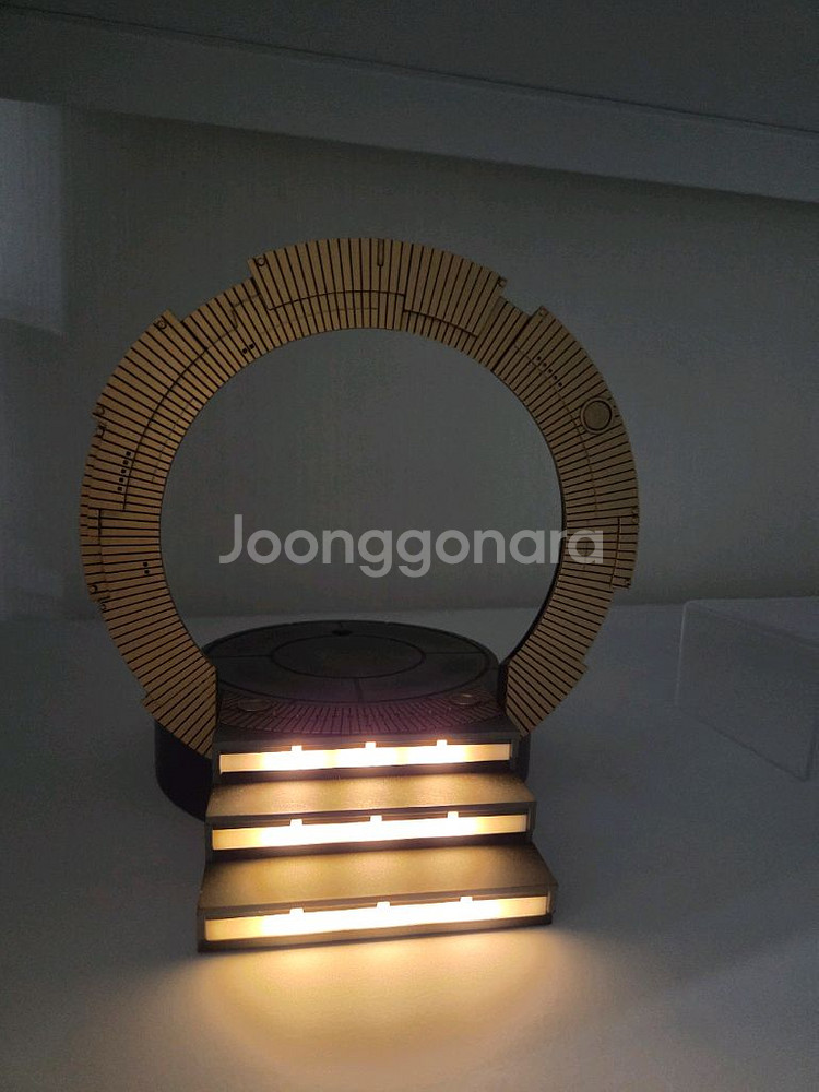 핫토이 아이언맨 마크6 디오라마 베이스 팝니다--0