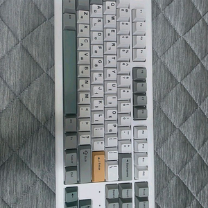 프리플로우 M1 PRO TKL 메카닉 퀵실버 팝니다