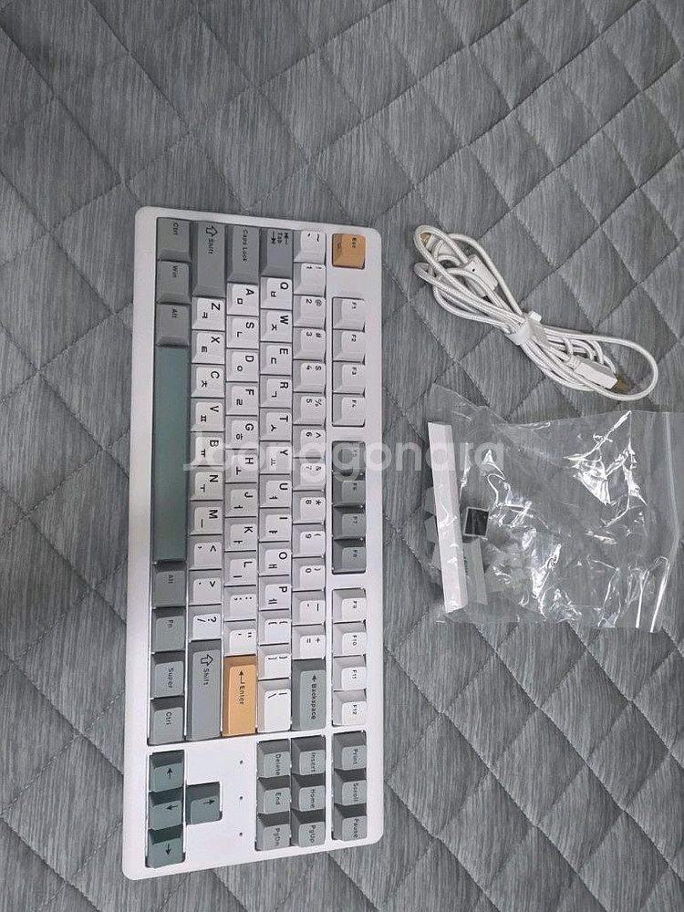 프리플로우 M1 PRO TKL 메카닉 퀵실버 팝니다--1