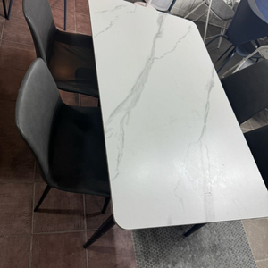 거실 테이블
