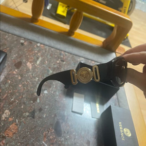 베르사체 선글라스 이미지