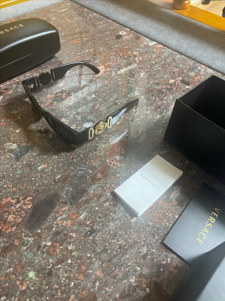 베르사체 선글라스 이미지