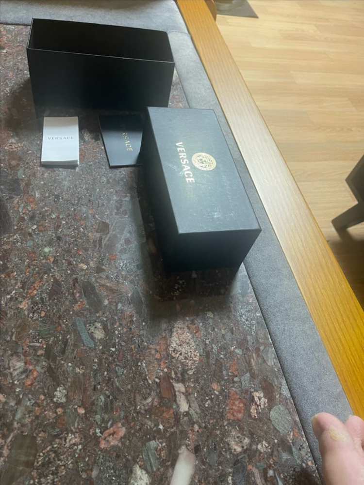 베르사체 선글라스 이미지