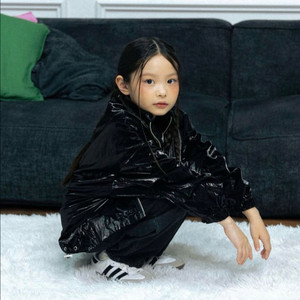 새상품)레브킷 글로시 레더 자켓 블랙 130