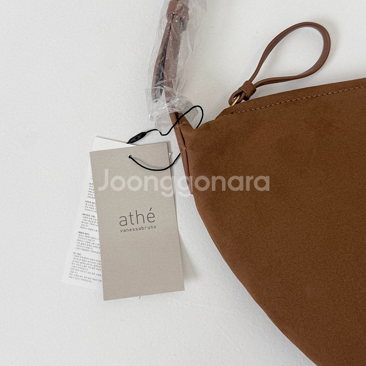 (새상품) 아떼 바네사브루노 ACC 페브 숄더백 M--3