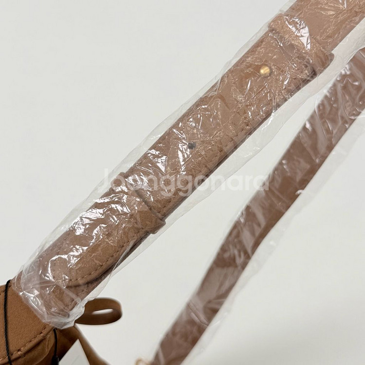 (새상품) 아떼 바네사브루노 ACC 페브 숄더백 M--6