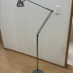 이케아 안티포니 플로어 스탠드