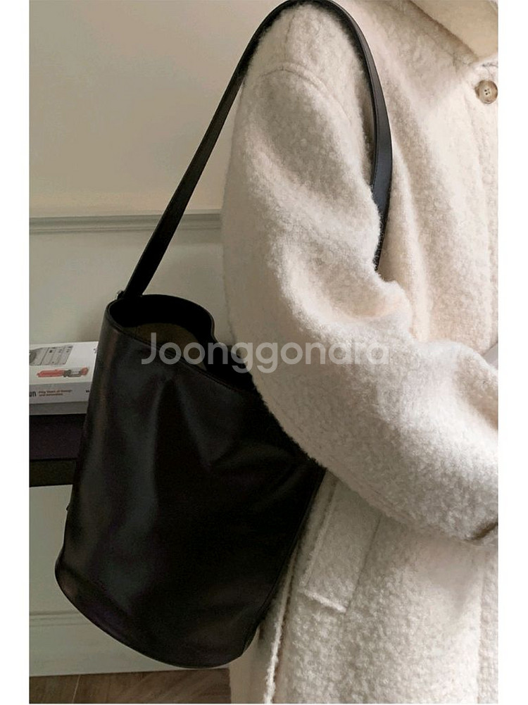 아티드 풀업레더 버킷백--1