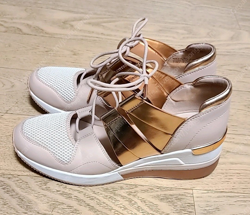 마이클 코어스 신발 이미지