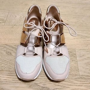 마이클 코어스 신발