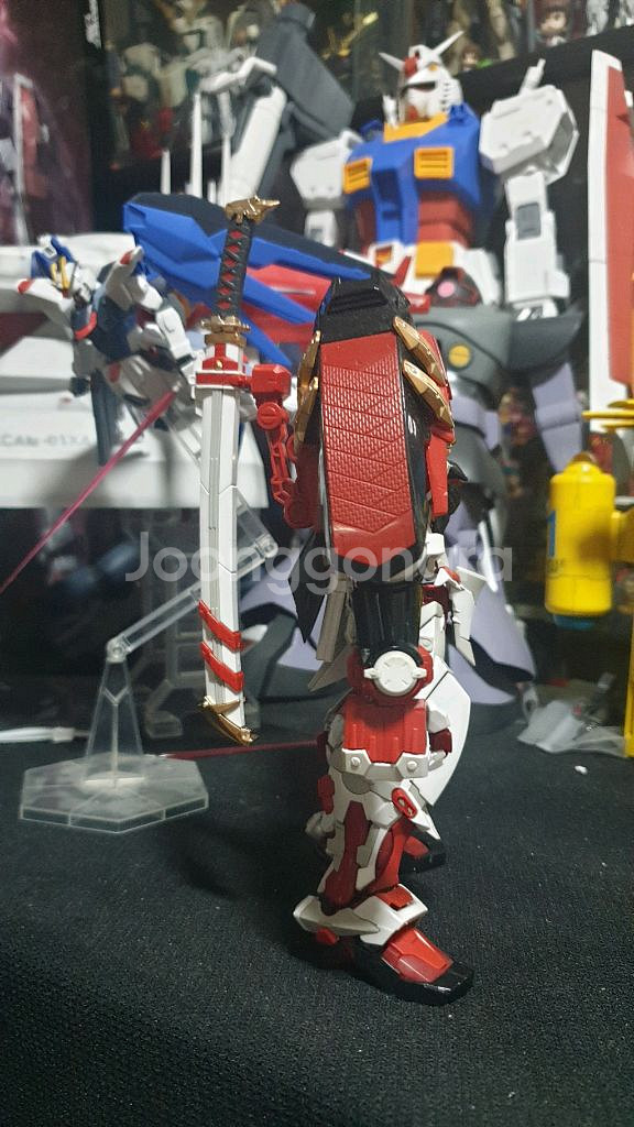MG 하이레졸루션 건담 레드프레임 파워드레드 가조립--6
