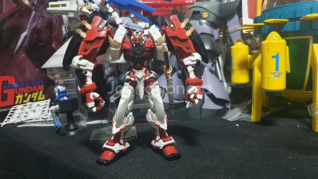 MG 하이레졸루션 건담 레드프레임 파워드레드 가조립--8