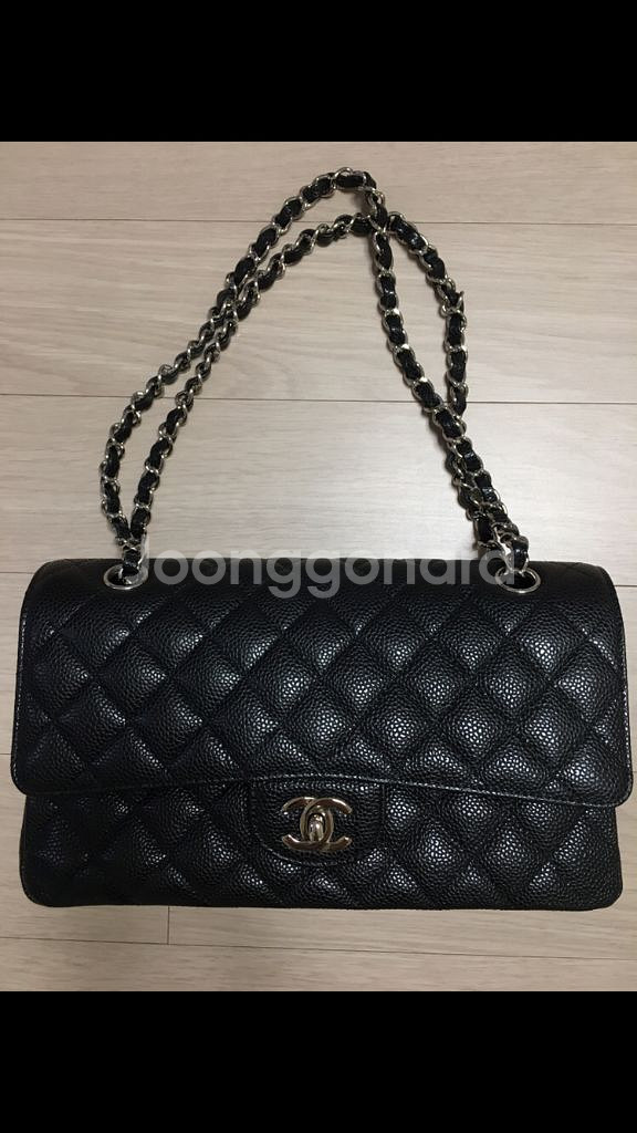 샤넬 클래식 미듐 캐비어 블랙 은장--0
