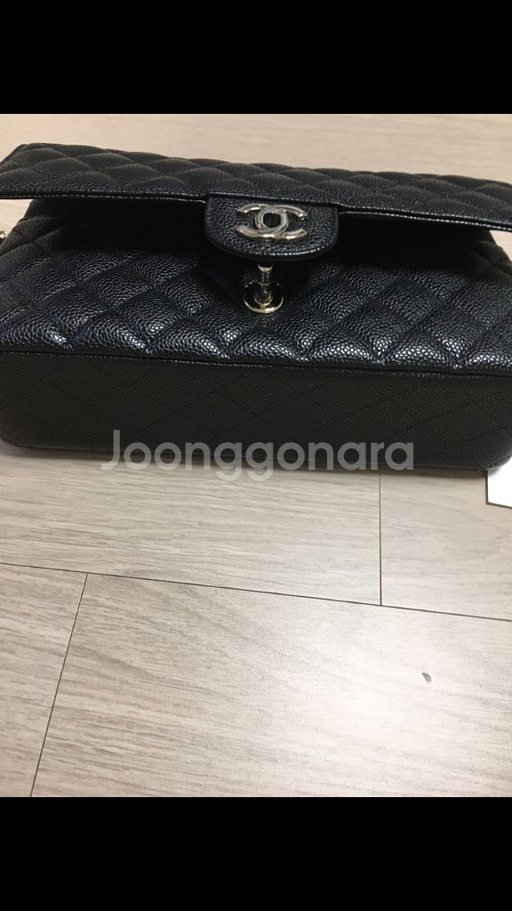 샤넬 클래식 미듐 캐비어 블랙 은장--7