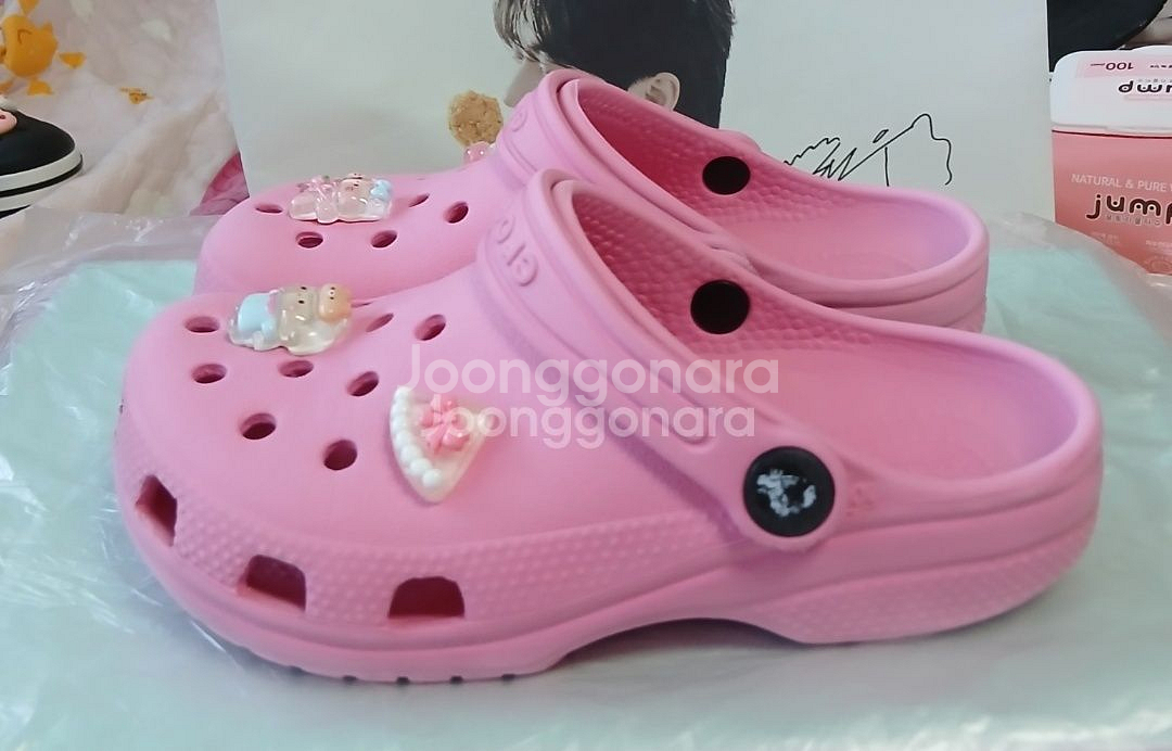 크록스c12 핑크 175정도 실사이즈.지비츠포함--2