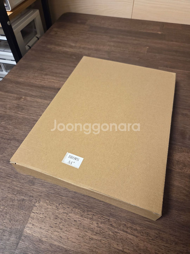 A4 고급 액자(브라운) 팝니다.--2