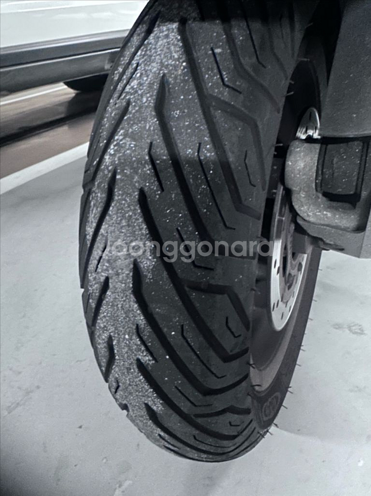 베스파 GTS300 증고 다수튜닝 판매 합니다!--6