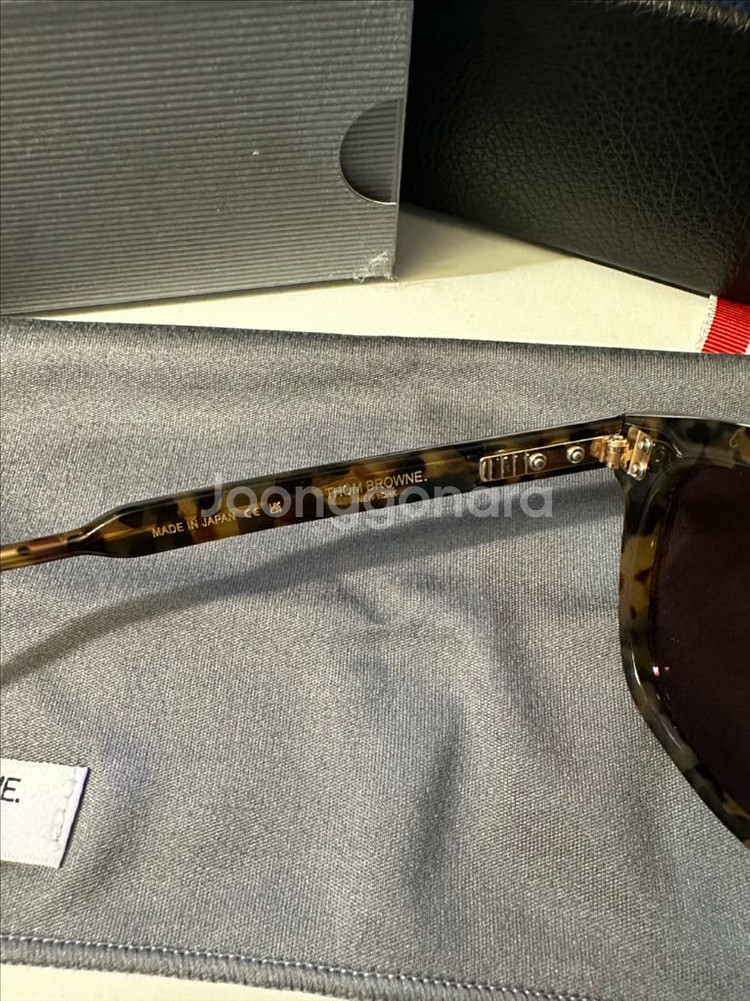 톰브라운 도쿄 톨토이즈 아세테이트 렉텡귤러 선글라스--3