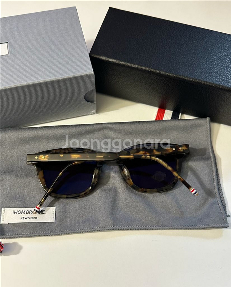톰브라운 도쿄 톨토이즈 아세테이트 렉텡귤러 선글라스--2