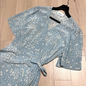 21 한섬 DKNY 소이현 실크100 랩롱원피스 플라워