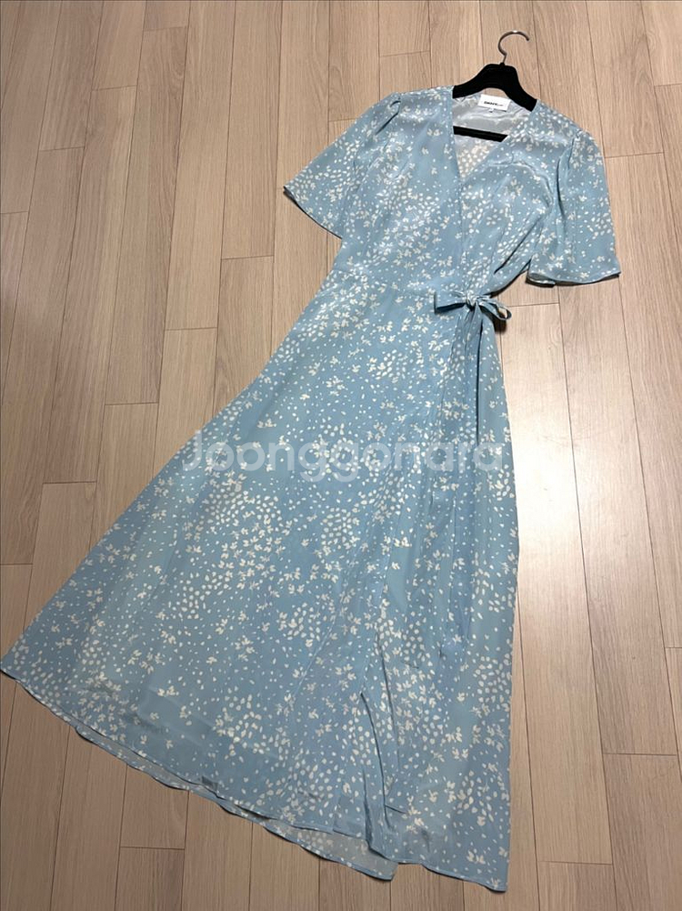 21 한섬 DKNY 소이현 실크100 랩롱원피스 플라워--4