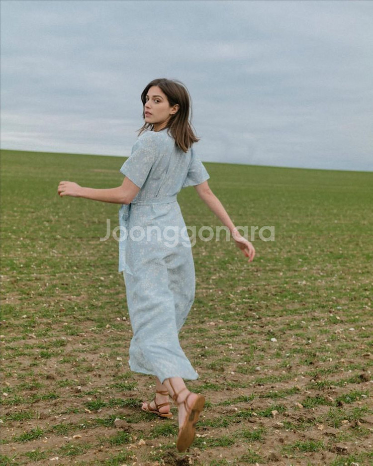 21 한섬 DKNY 소이현 실크100 랩롱원피스 플라워--3