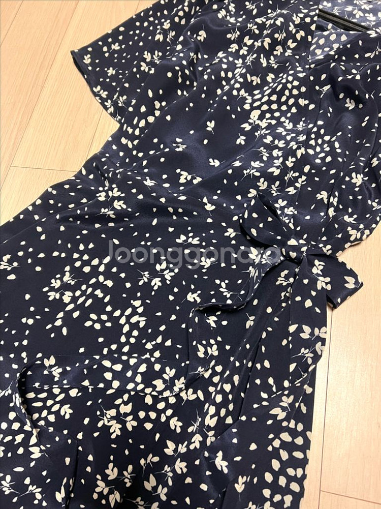 21 한섬 DKNY 소이현 실크100 랩롱원피스 플라워--7