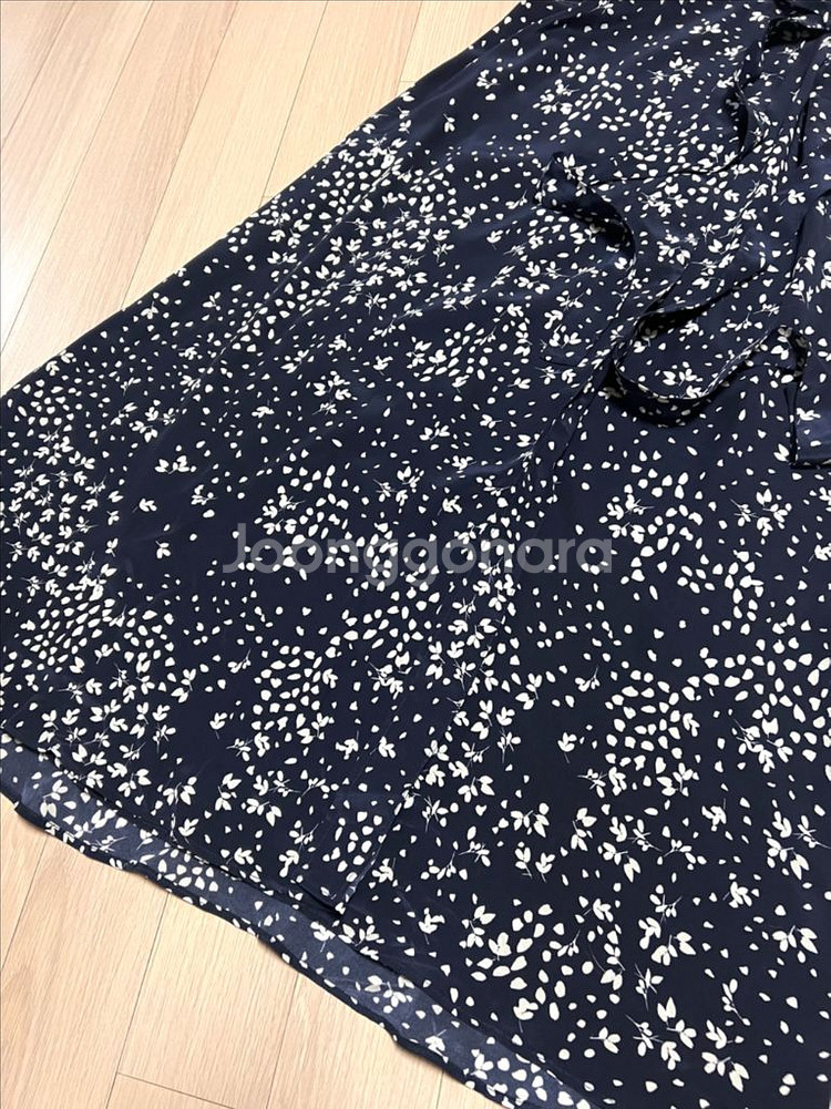 21 한섬 DKNY 소이현 실크100 랩롱원피스 플라워--10