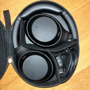 소니 WH-1000XM4