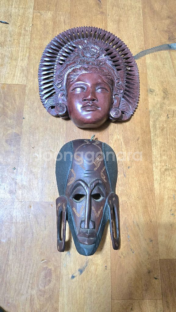 발리.케냐 여인 목조각--0