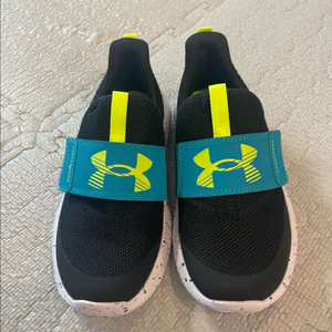 언더아머 아동 슬립온(220)