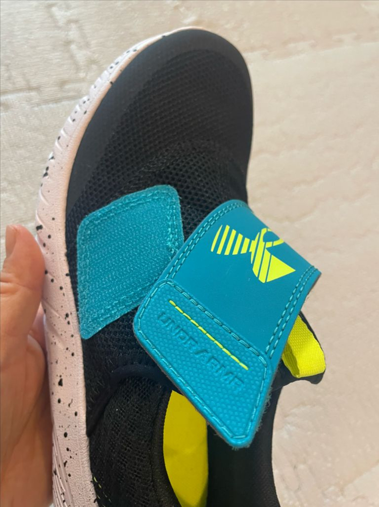 언더아머 아동 슬립온(220)--3