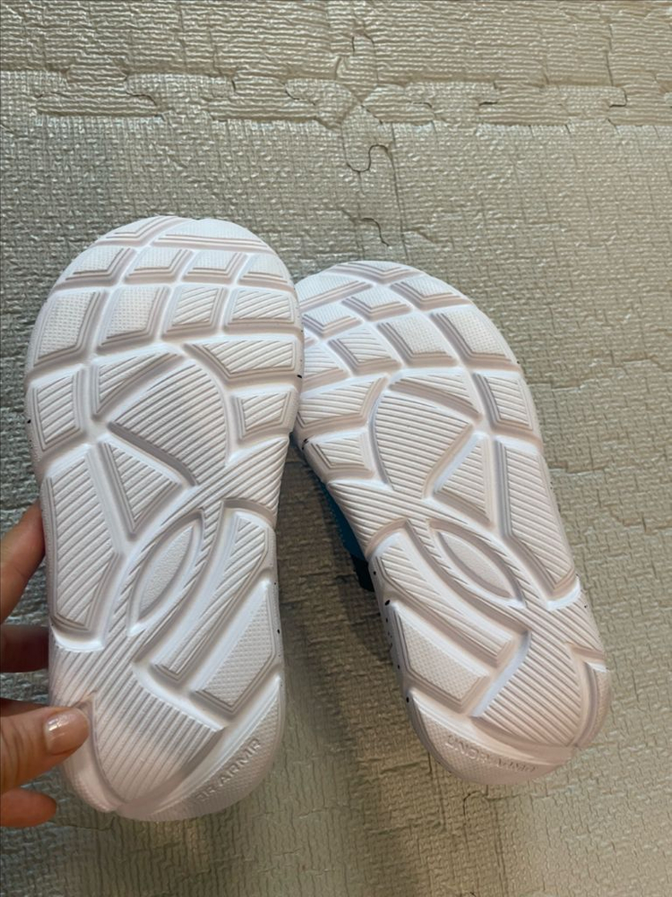 언더아머 아동 슬립온(220)--2